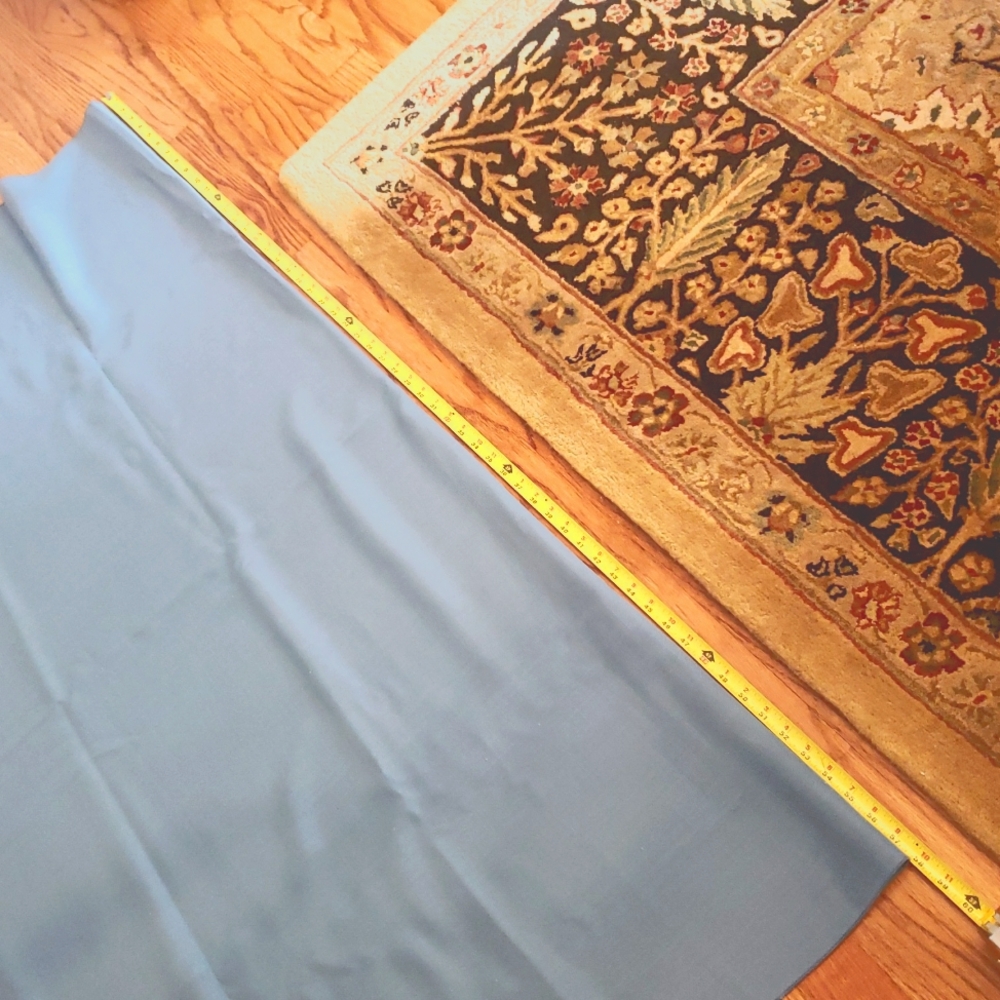 Vtg Set- Oval Light Blue Tablecloth & Napkins (7) - Picture 7 of 10